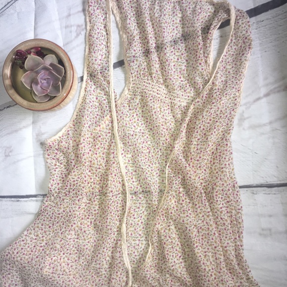 Tops - Floral Sleeveless Sheer Pullover